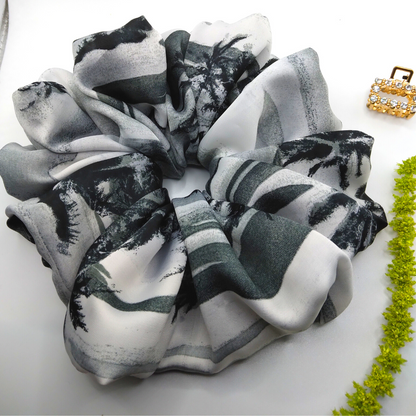 Jumbo Scrunchie | Black Palm (Clearance)